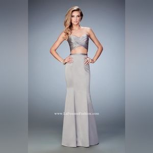 NWT LA FEMME SILVER 2 PIECE RHINESTONE DRESS US 4 PROM/FORMAL/HOMECOMING/